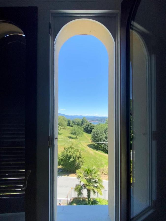 Swanlake Rooms Nebbiuno Bagian luar foto