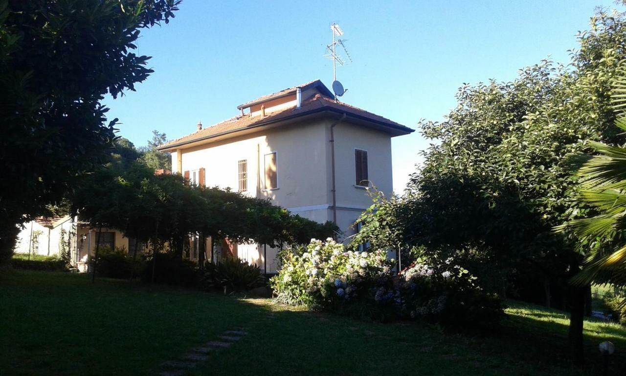 Swanlake Rooms Nebbiuno Bagian luar foto